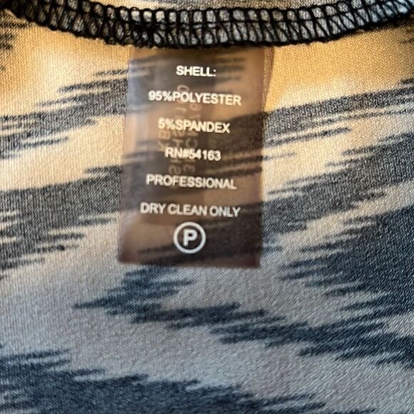 Calvin Klein Size Medium sleeveless top - Picture 4 of 4